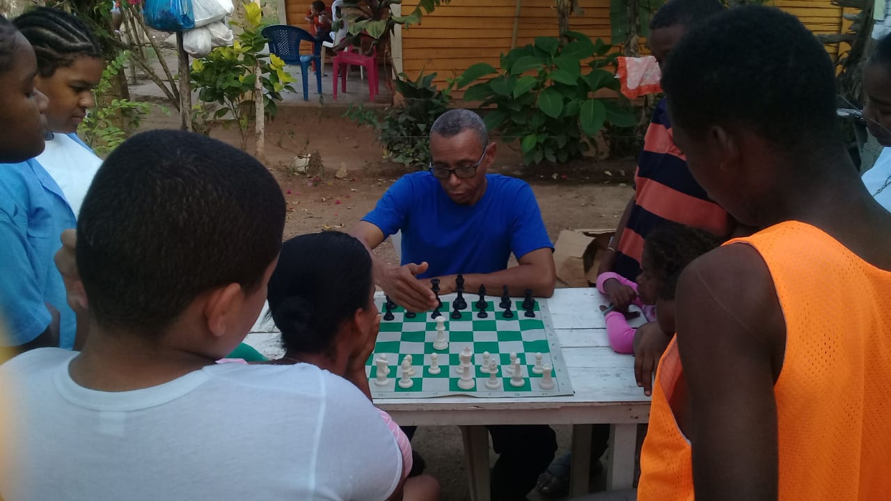 Clases De Ajedrez En La Gaveta, Sector Los Pomos, Cotui 2018